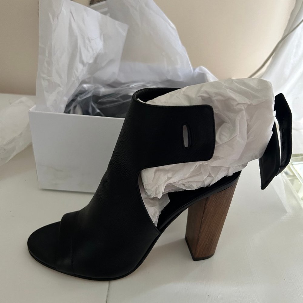 Vince Black Leather Slingback Heel